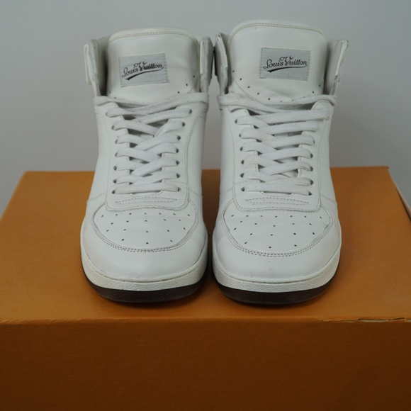 (Original) Louis Vuitton Leather Sneakers - Picture 3 of 6